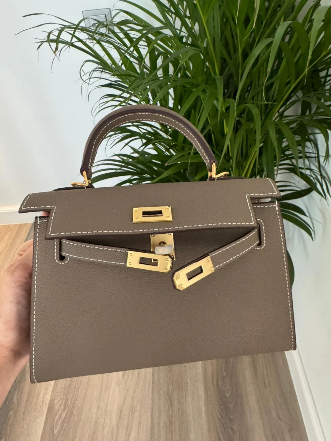 Geanta Posh Premium 22cm Taupe Geanta Posh Premium 22cm Taupe